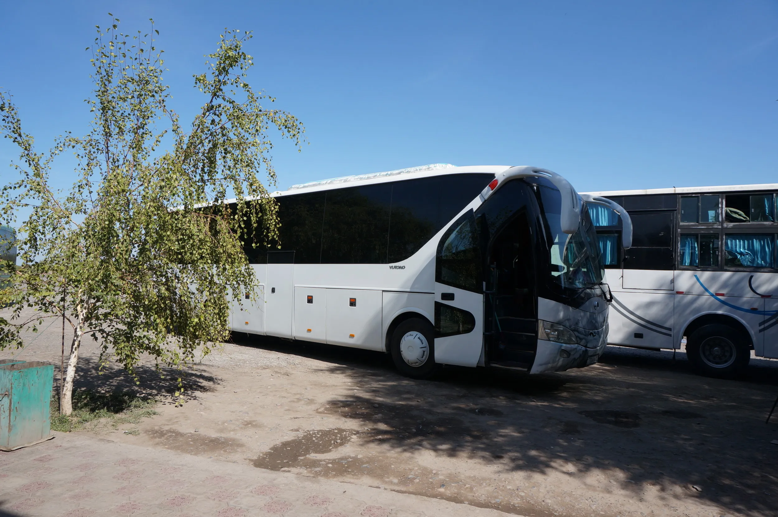 砂漠のカフェ(кофе)で昼食休憩