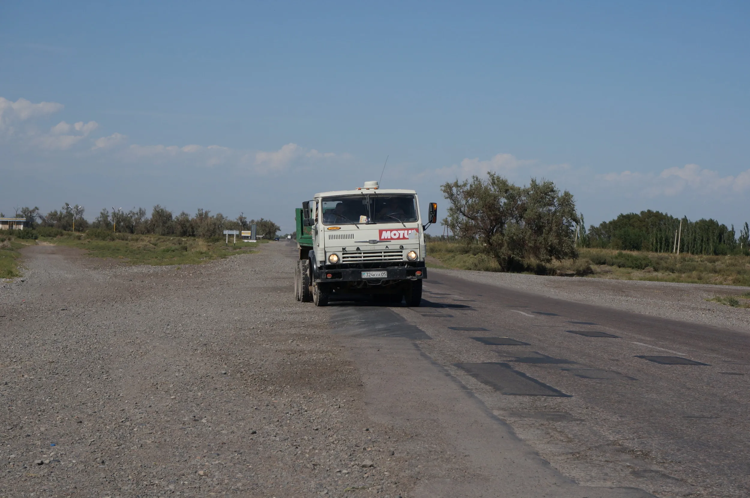 付近の道路で見かけた車両