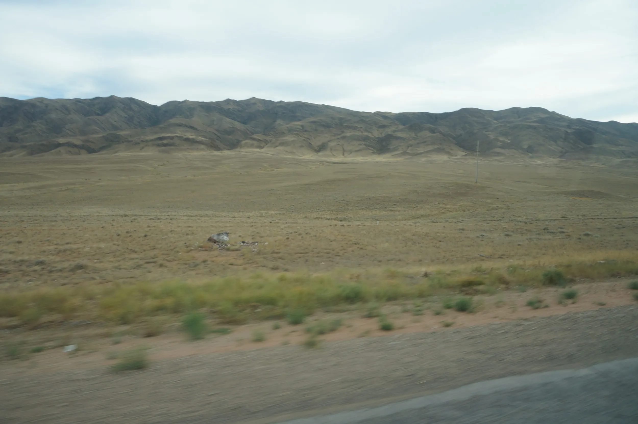 コクペク(Кокпек)郊外~アルマトイ間の車窓風景