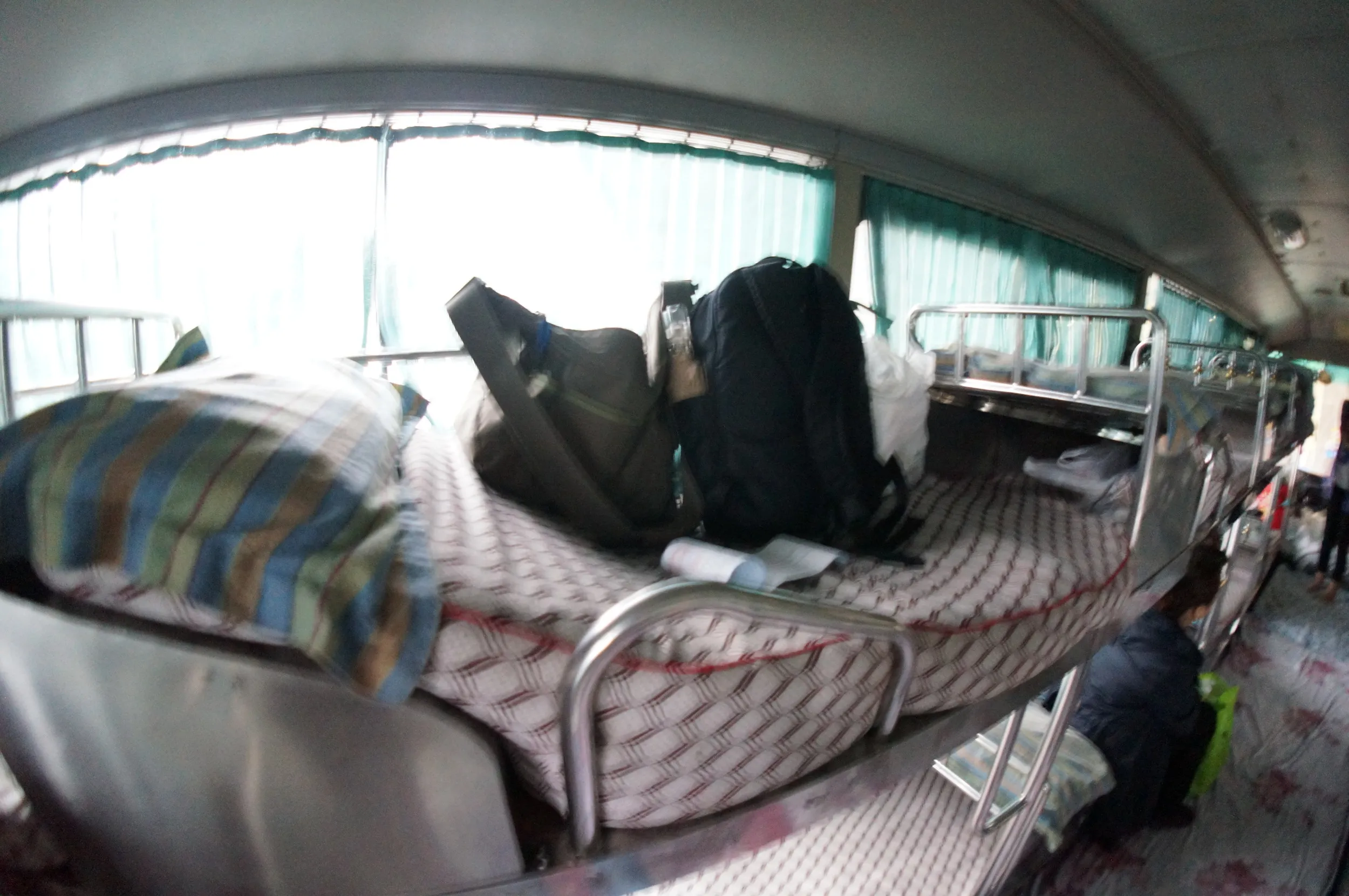 高速バスで撤収