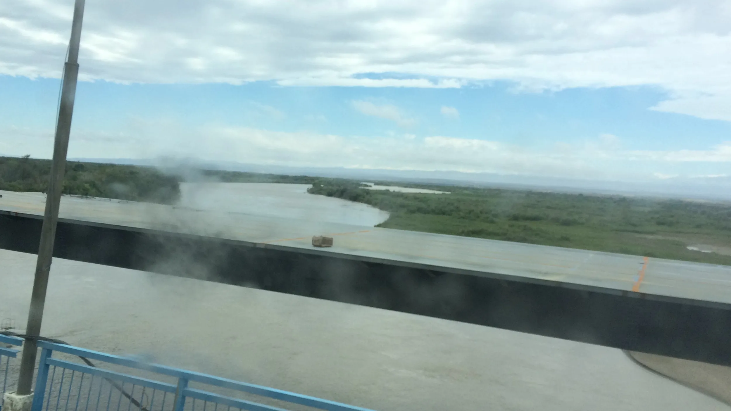 出入国管理所へ移動