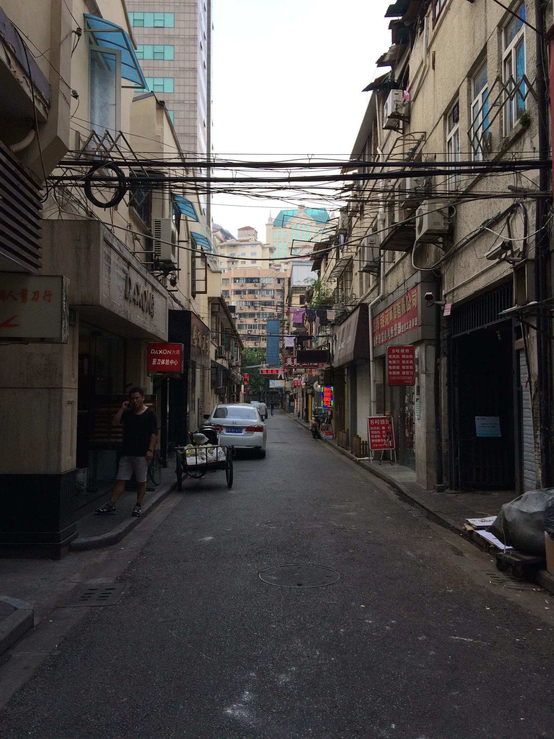 人民広場付近の路地裏の風景