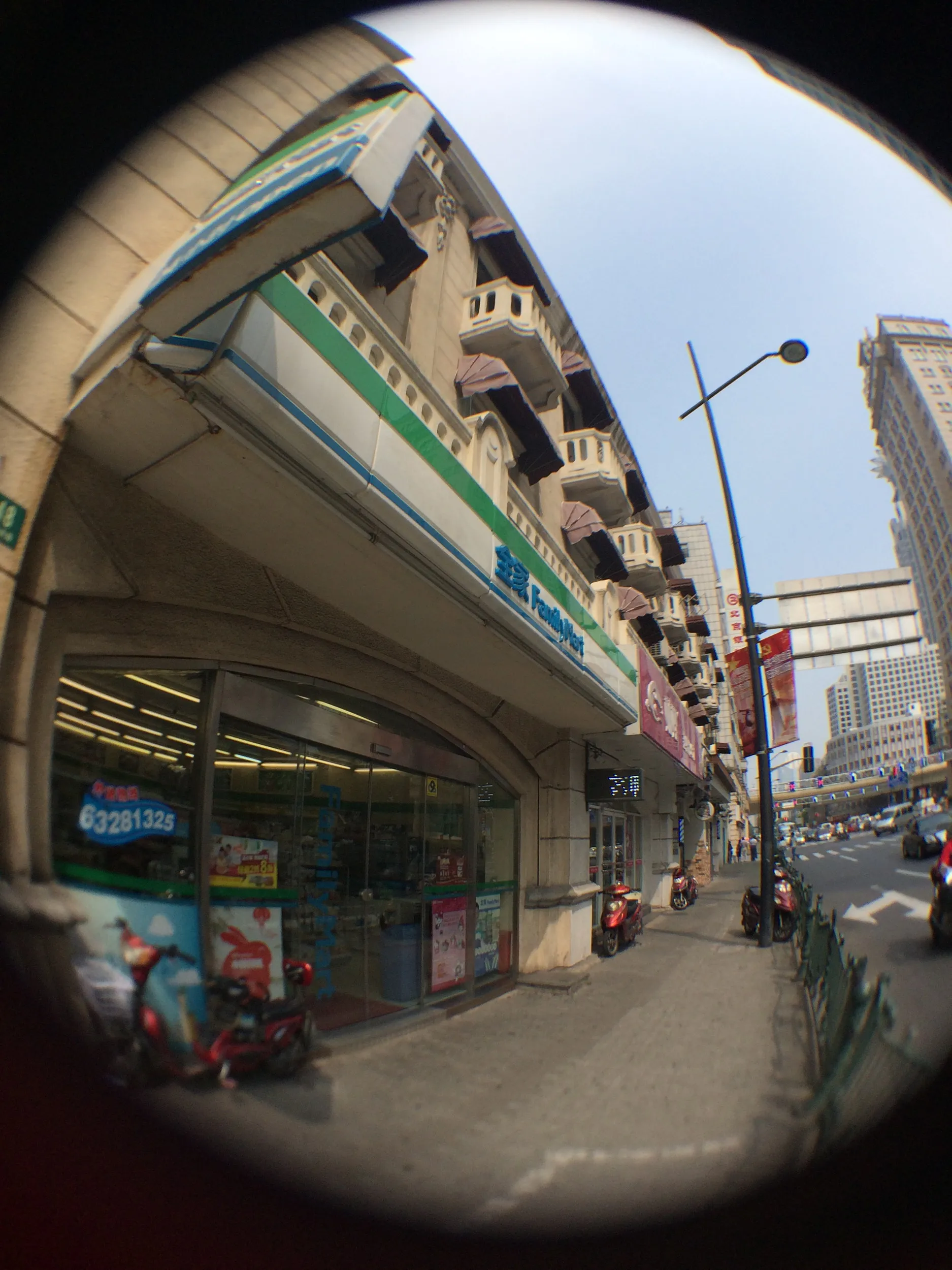 豫園駅付近にあるファミリーマート