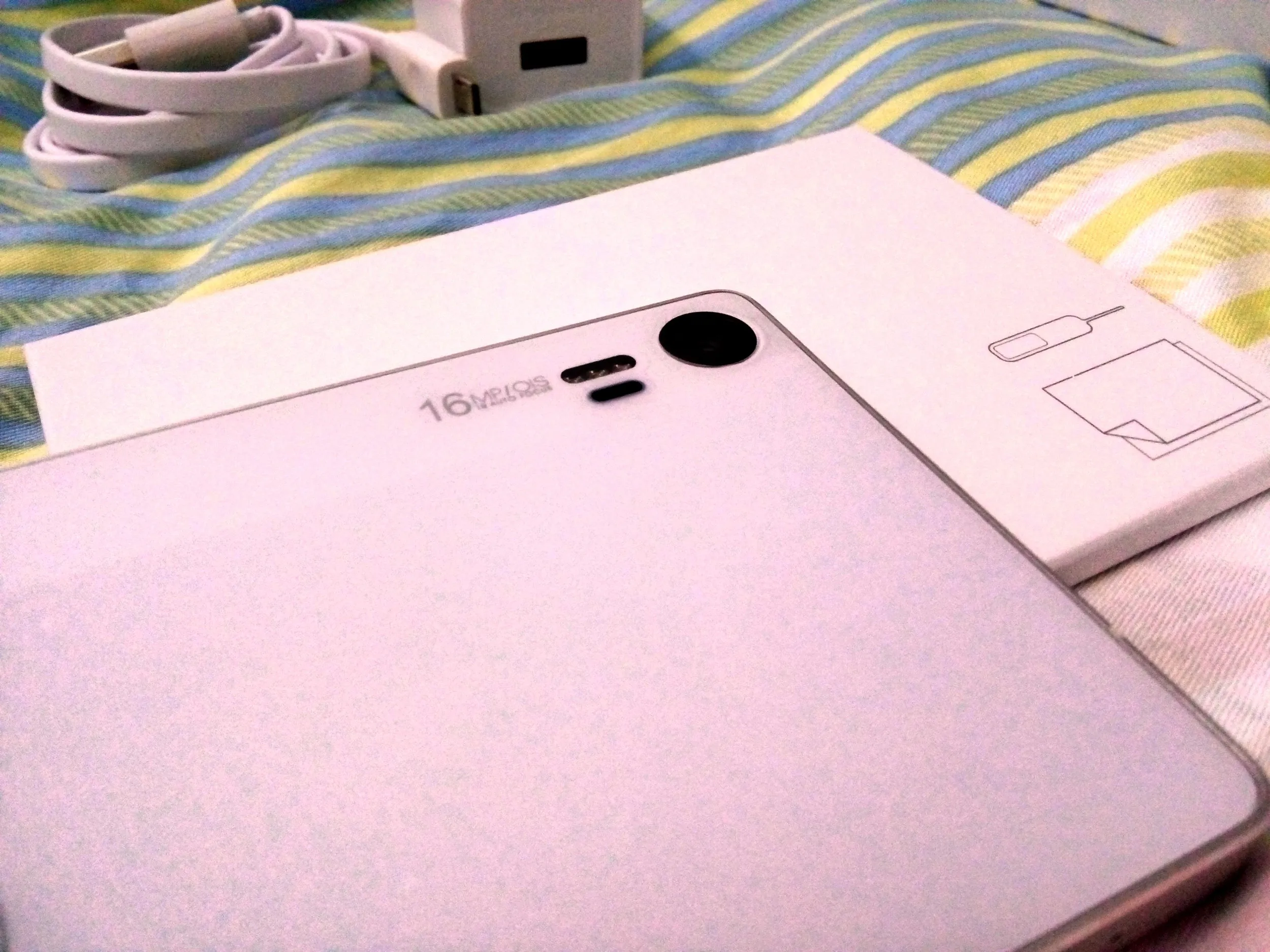 Lenovo Z90-3の背面