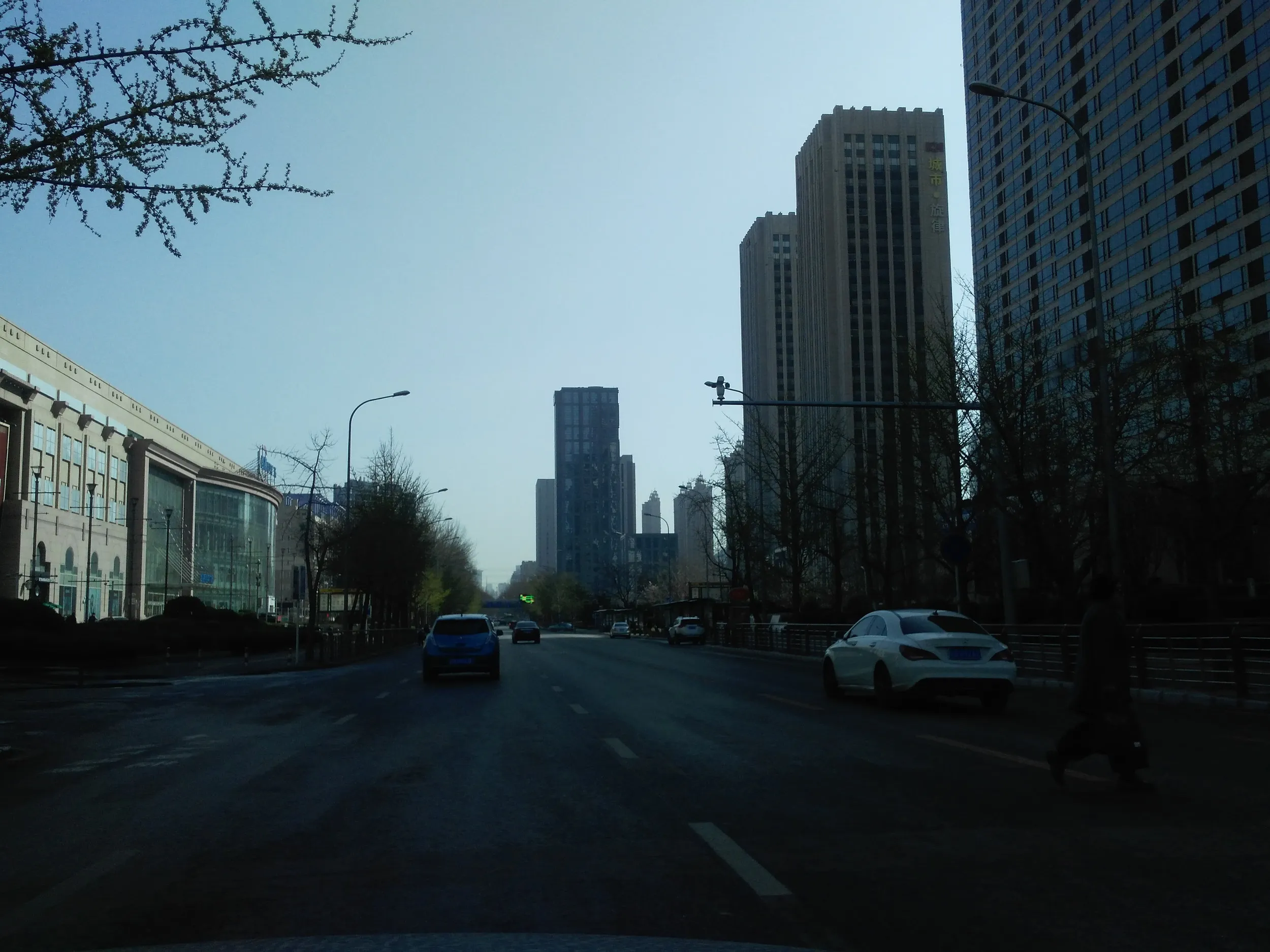 車での移動風景