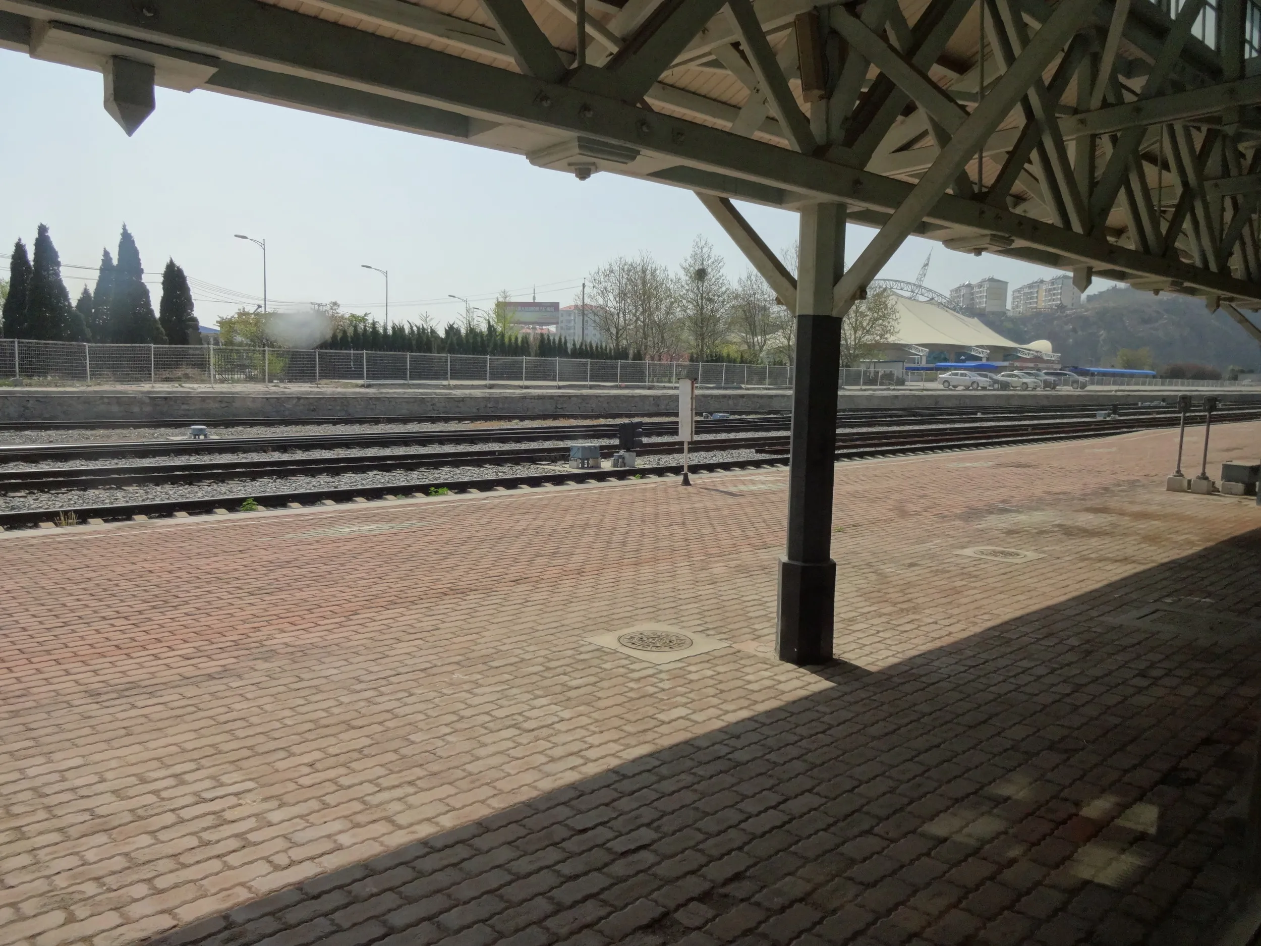 旅順駅のホーム