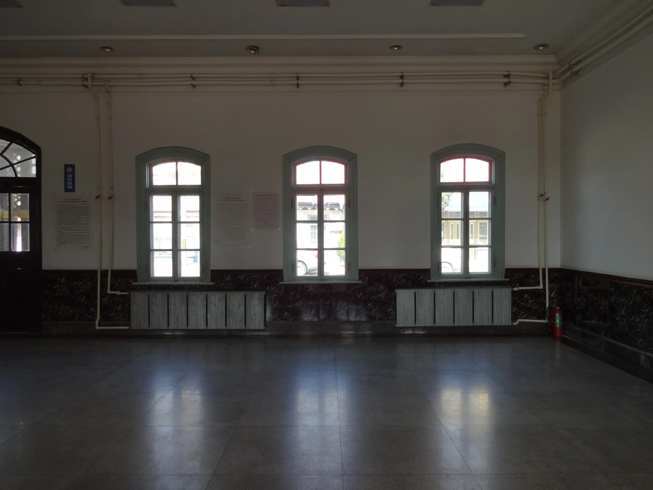 旅順駅のホーム