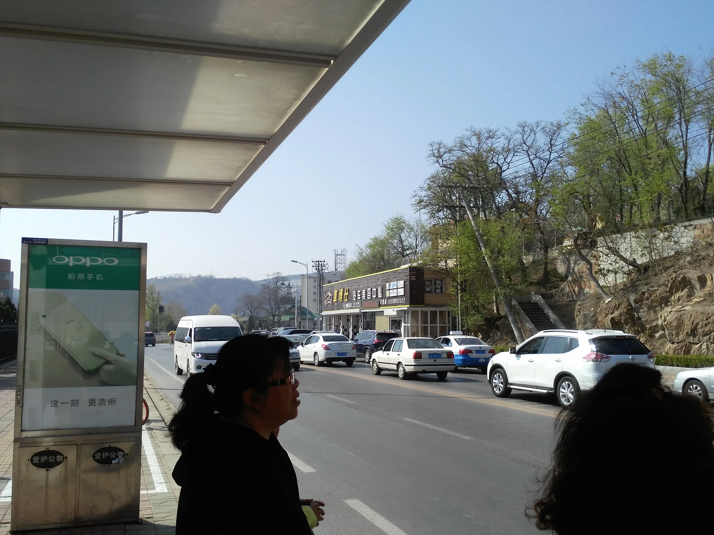 帰路に就くバス