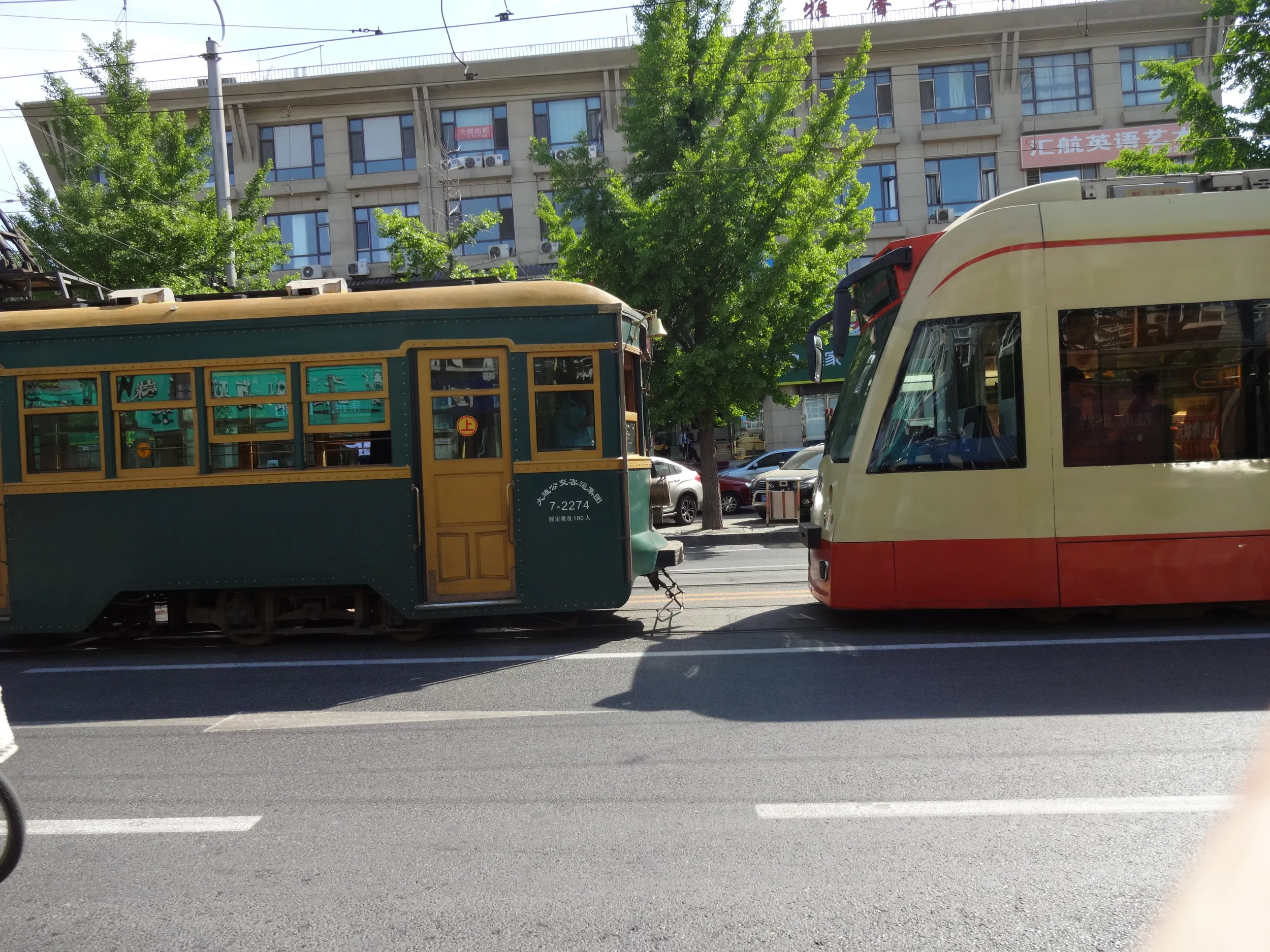 中国中車の車両について語る