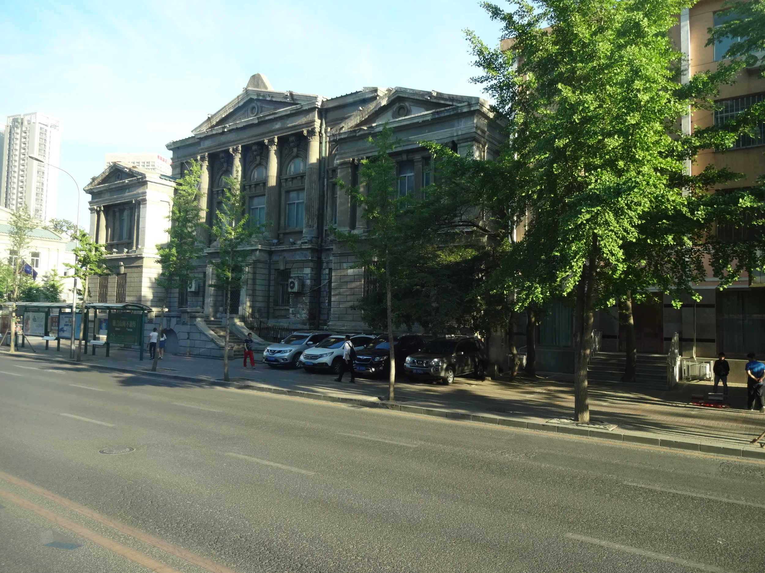 中山広場付近の街並み