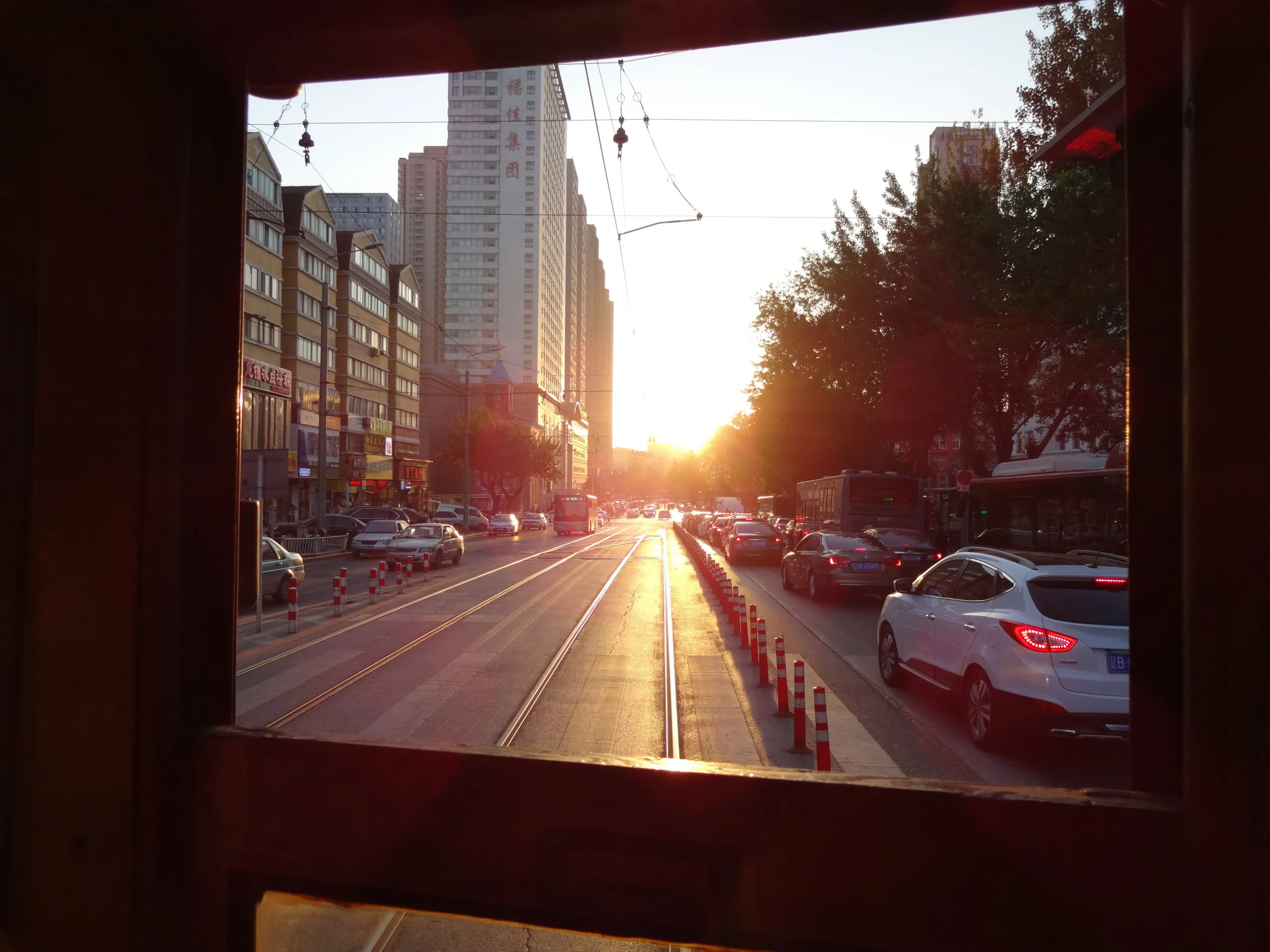 夕日がまぶしい