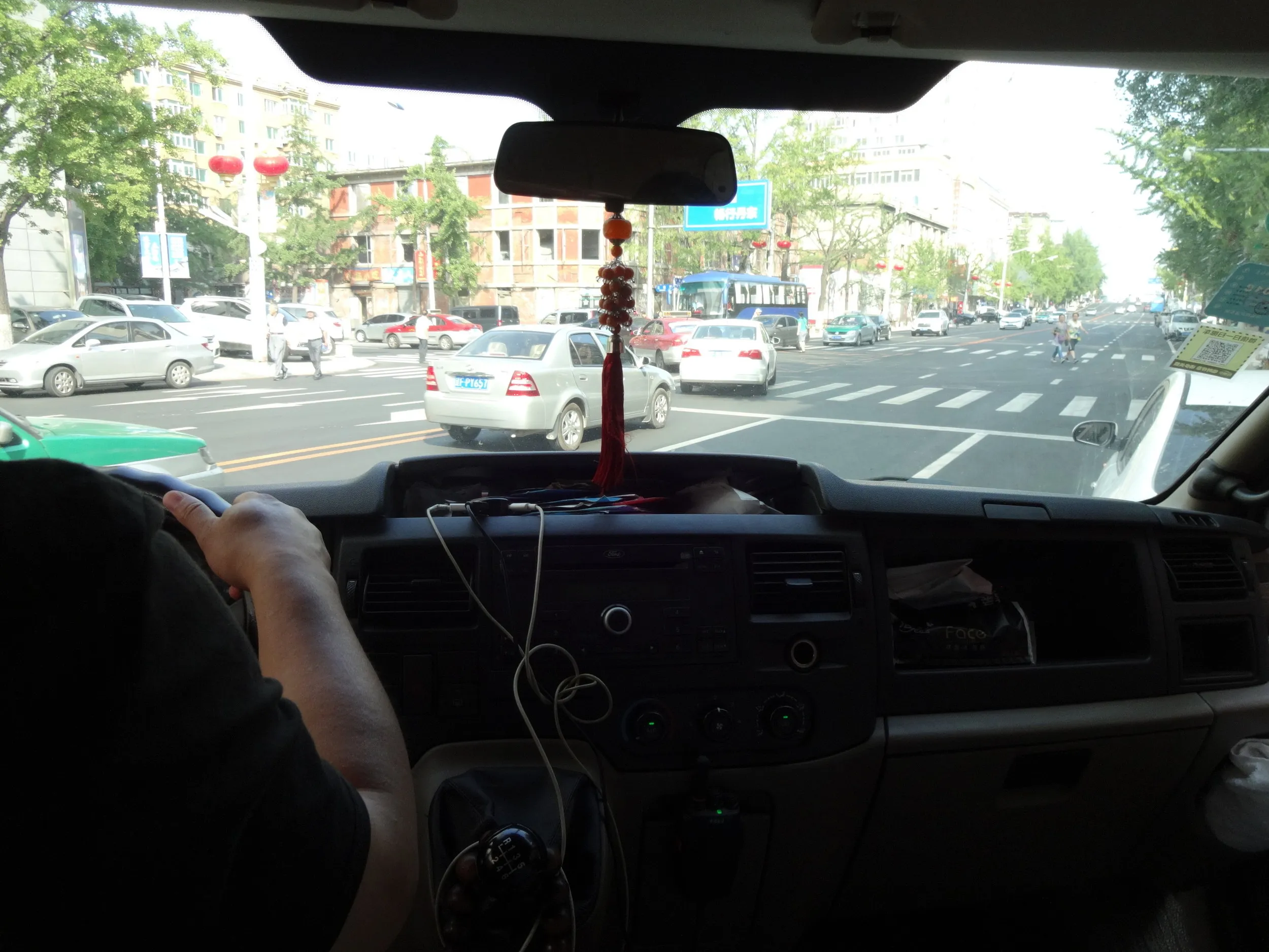 ツアーのバン車内