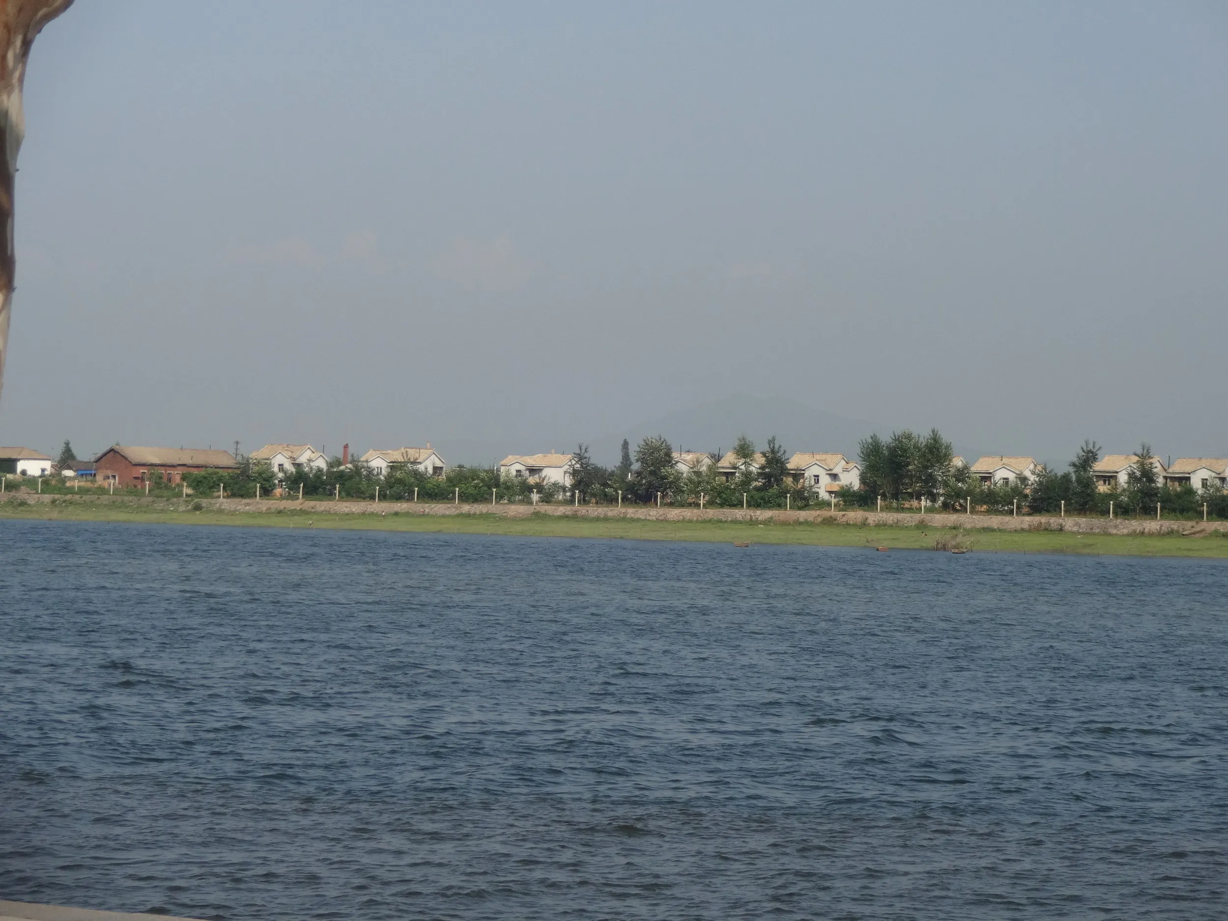 対岸の北朝鮮風景