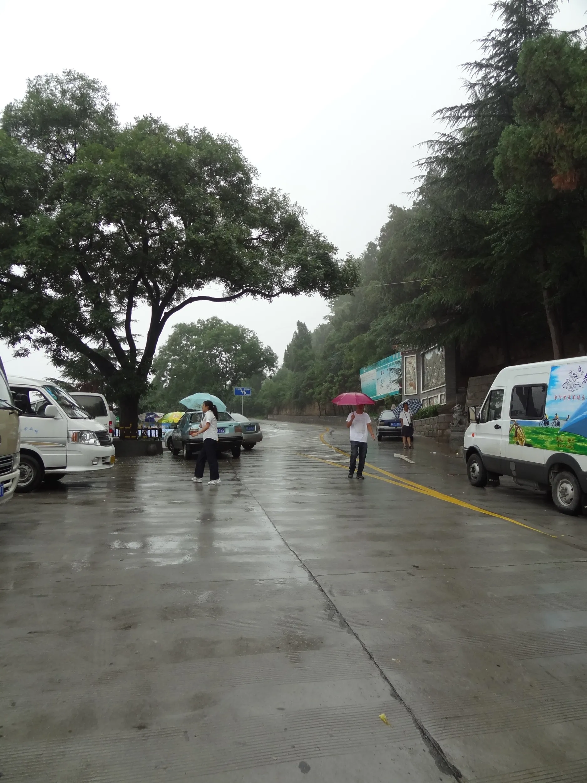 バスツアーで立ち寄る翡翠店周辺