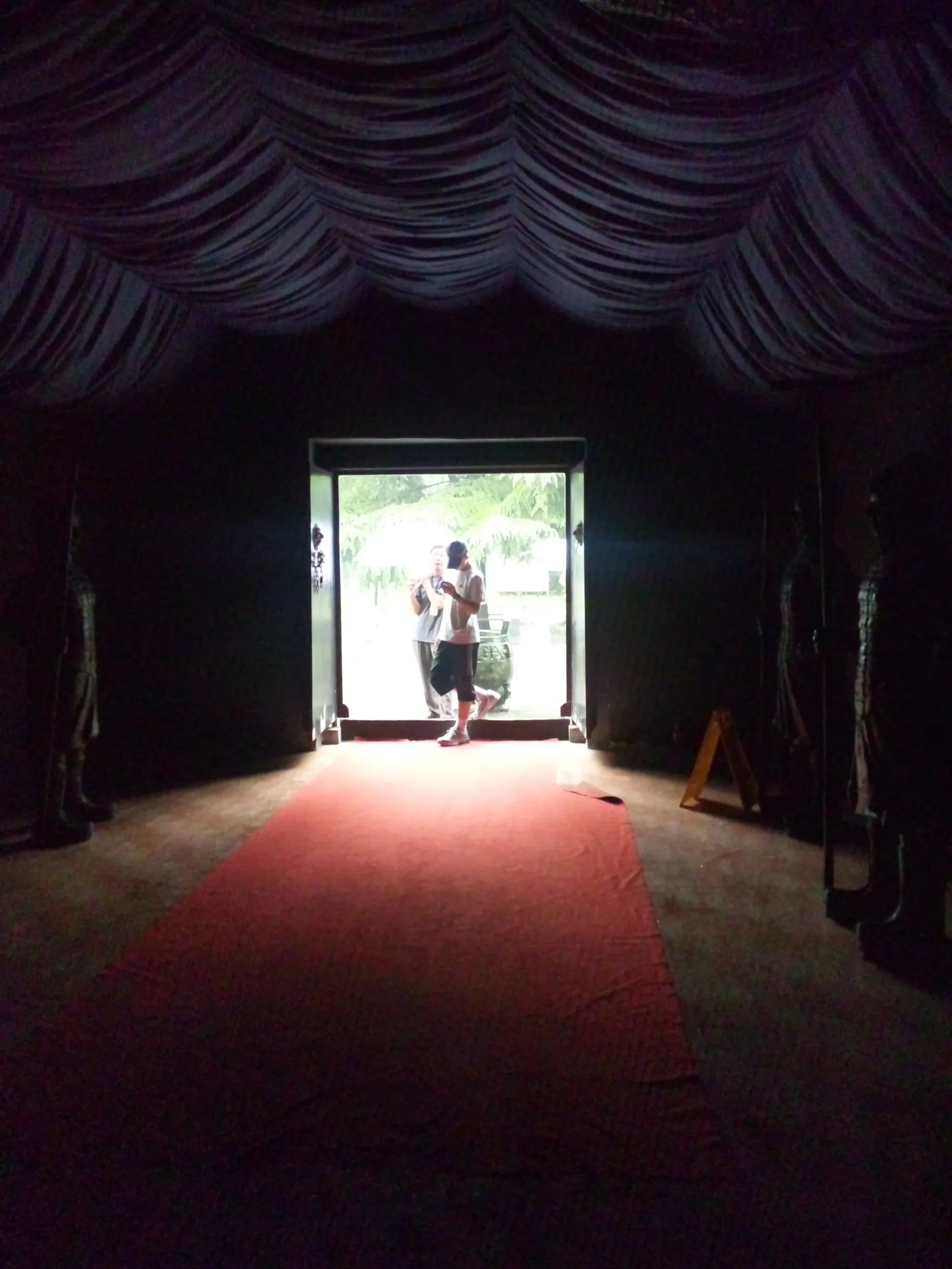 鴻門の会を再現した人形