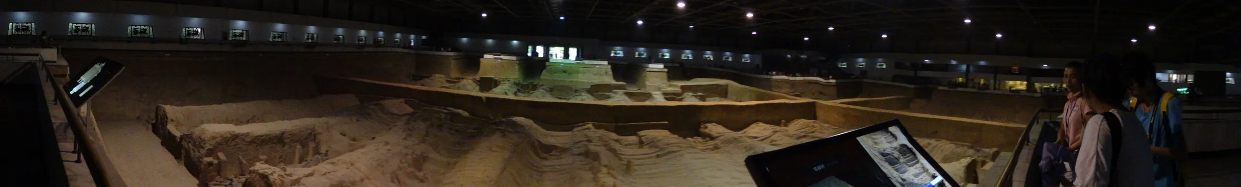 三号抗の発掘現場パノラマ写真