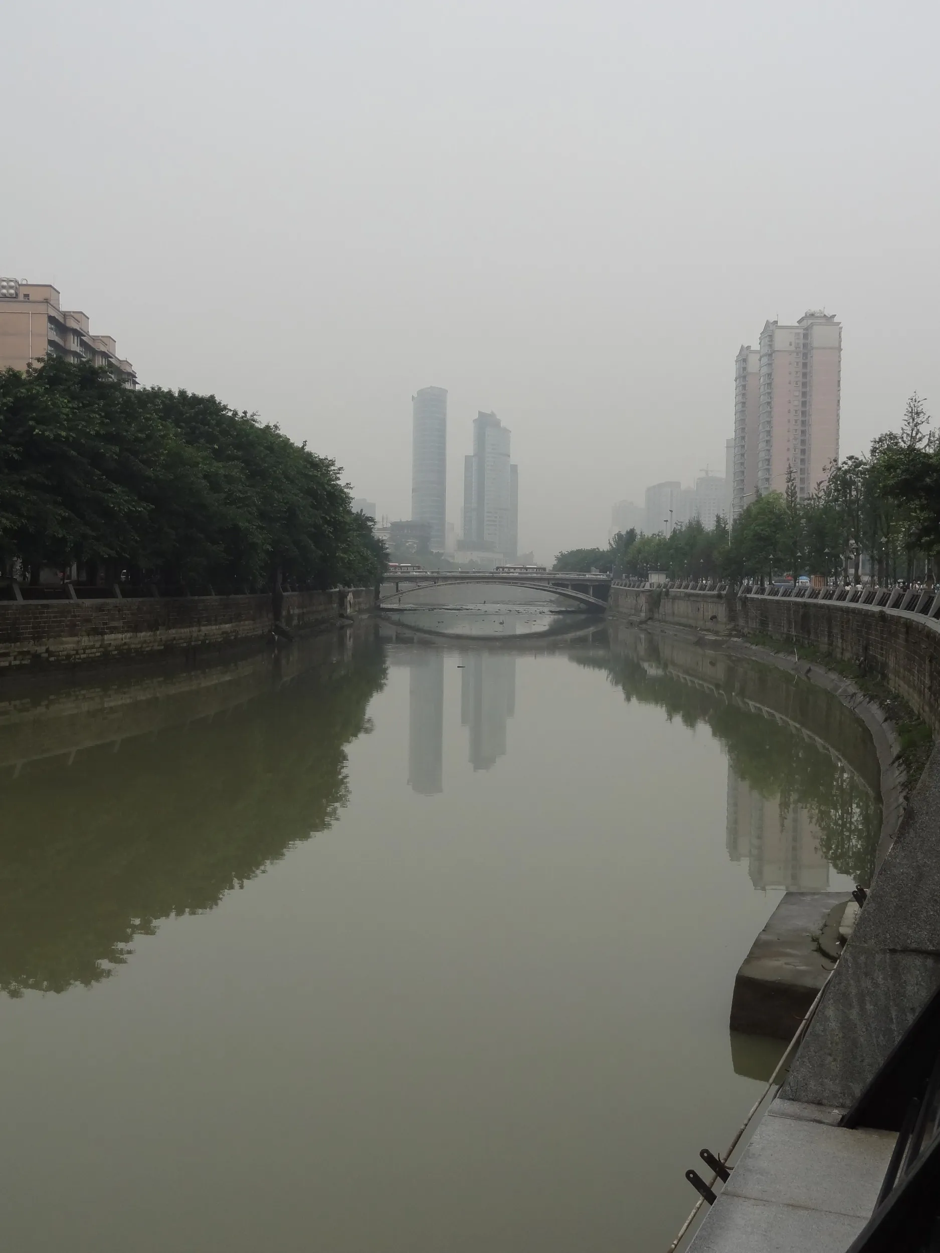 新南門付近 錦江と臨江中路