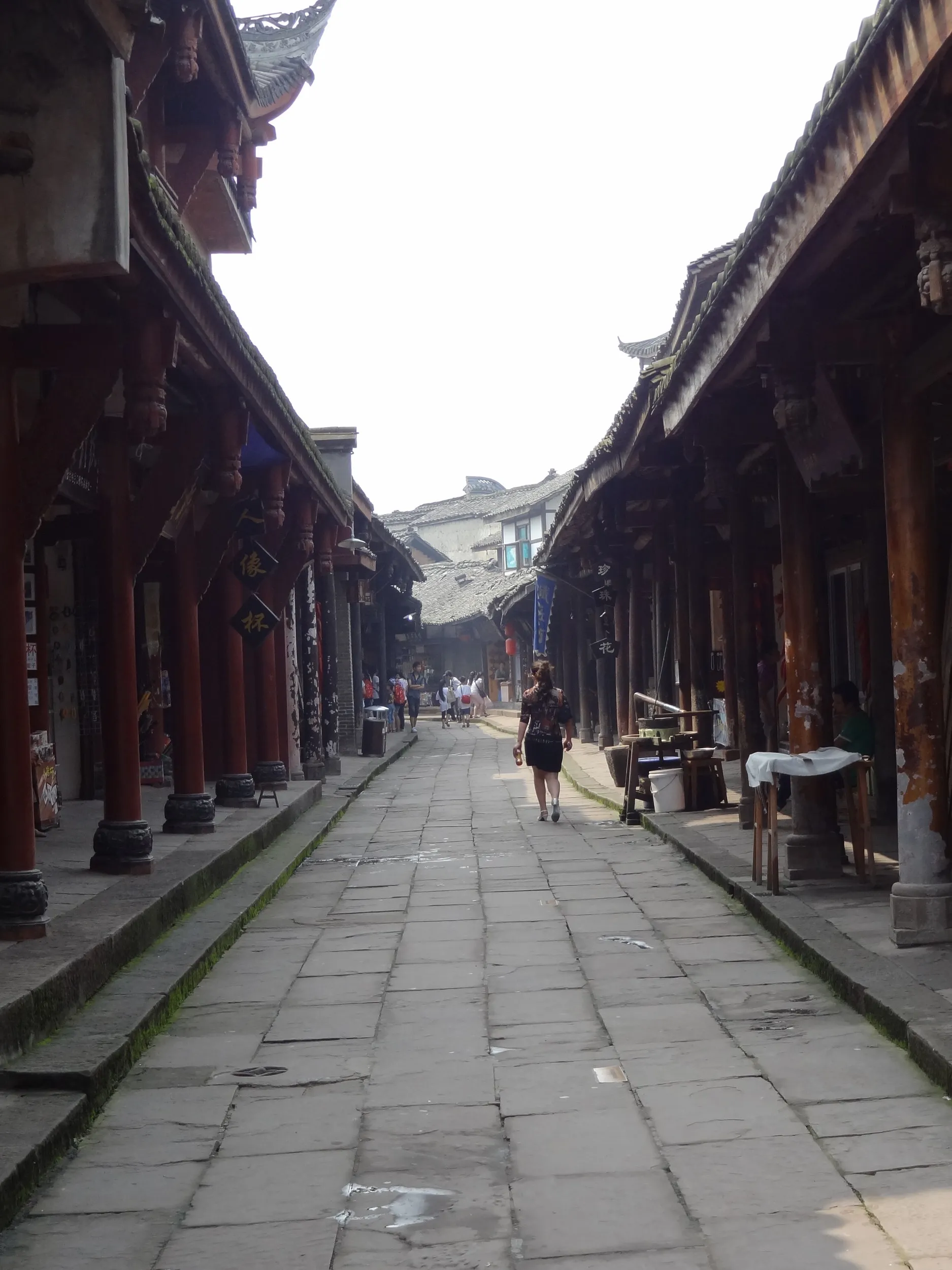 黄龍渓の商店街