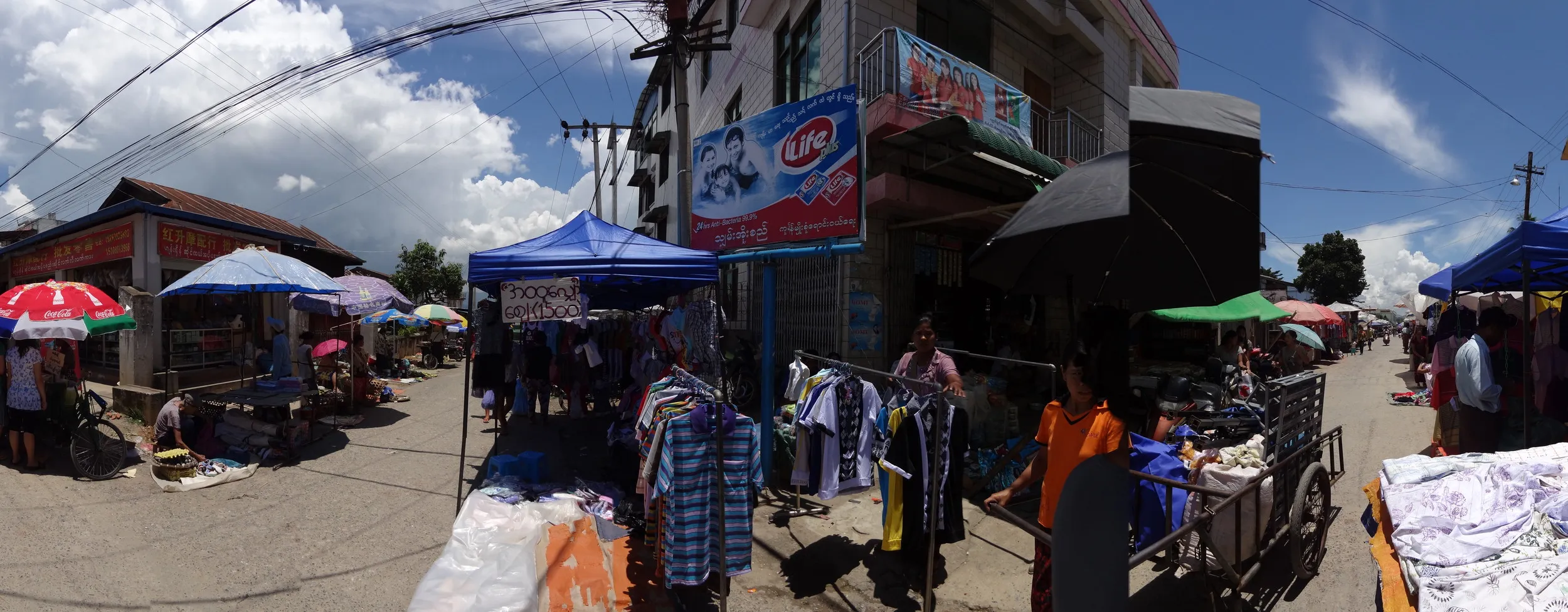 屋台街 パノラマ撮影