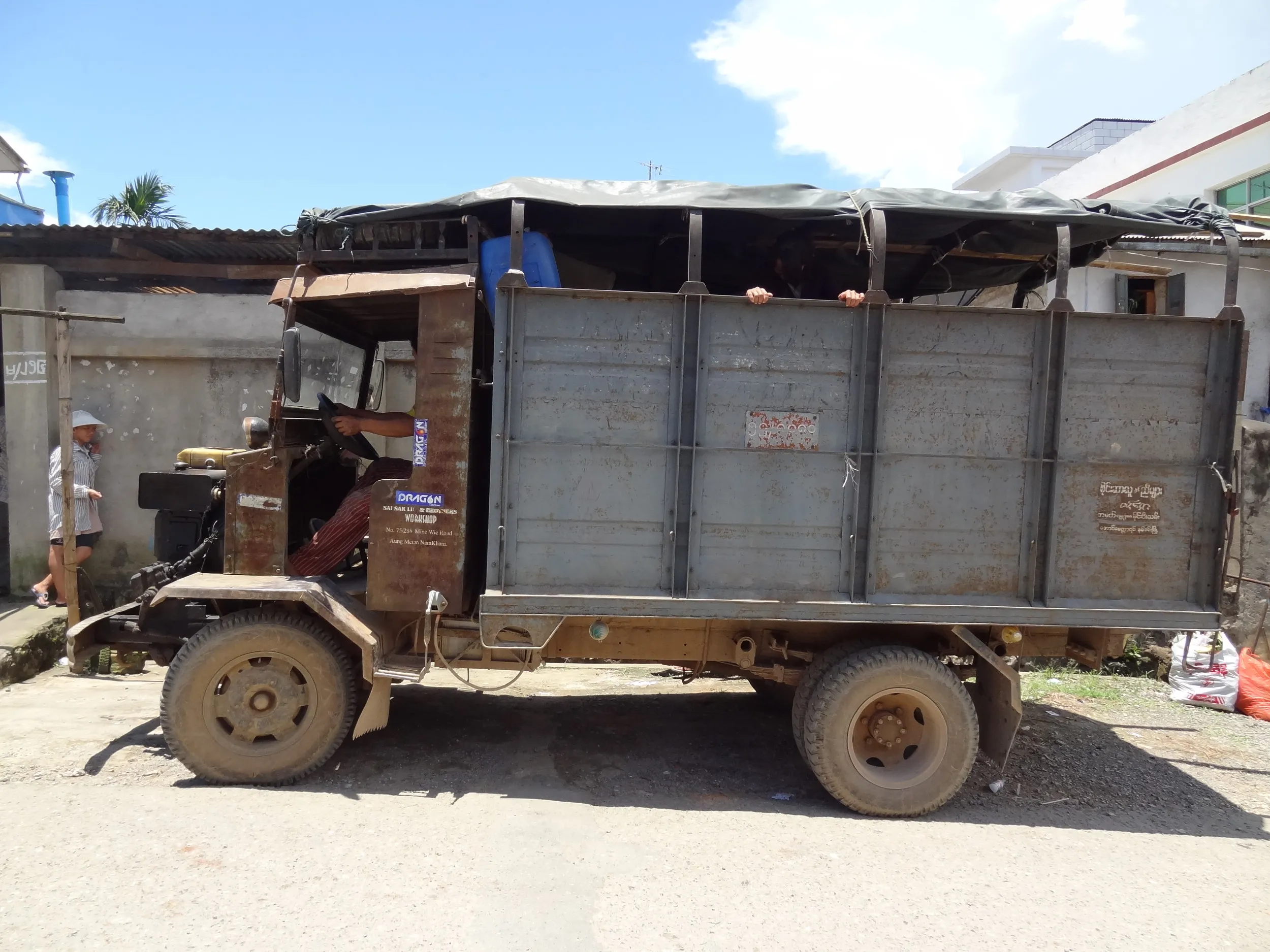 ぼろいトラック