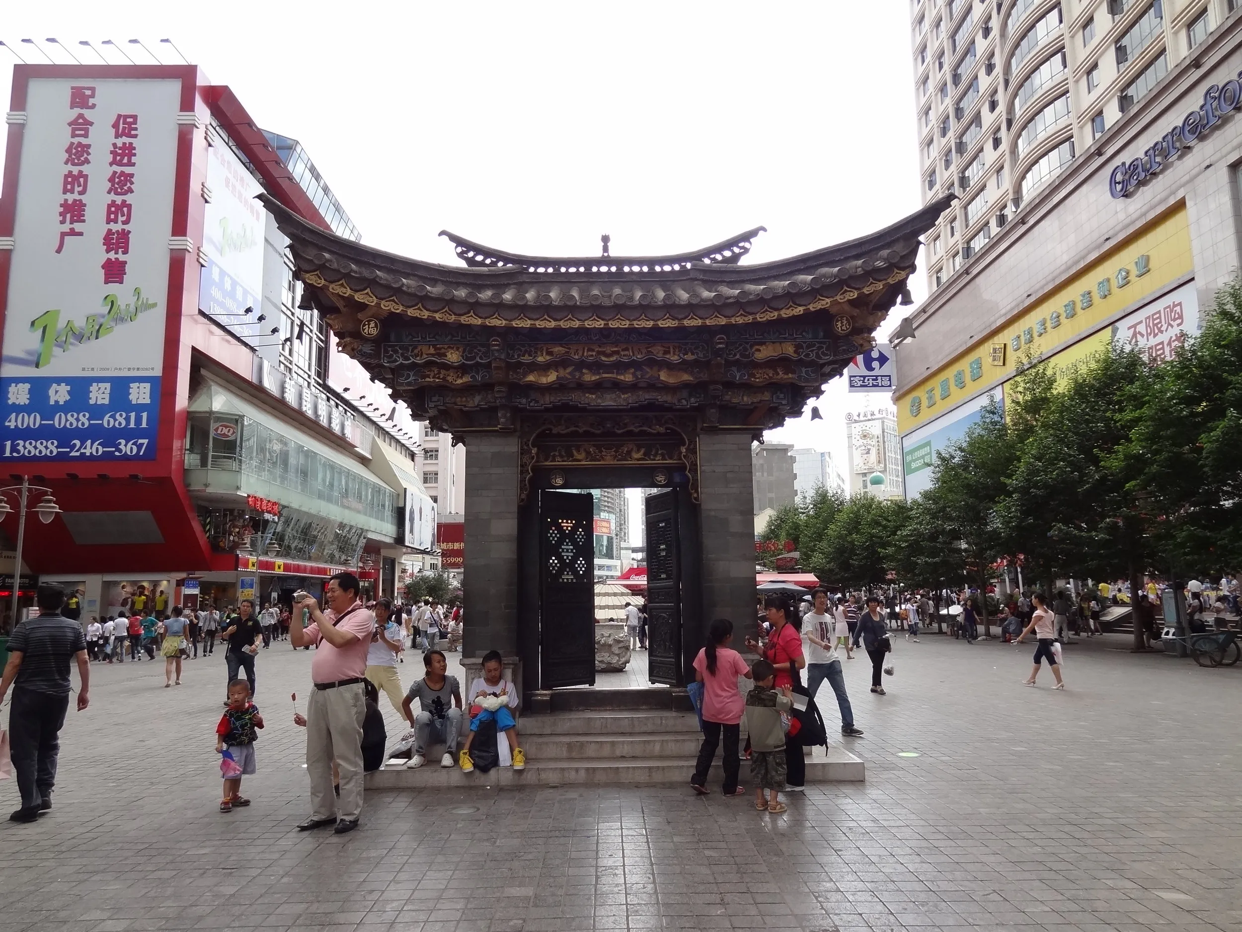 南屏街という歩行者天国