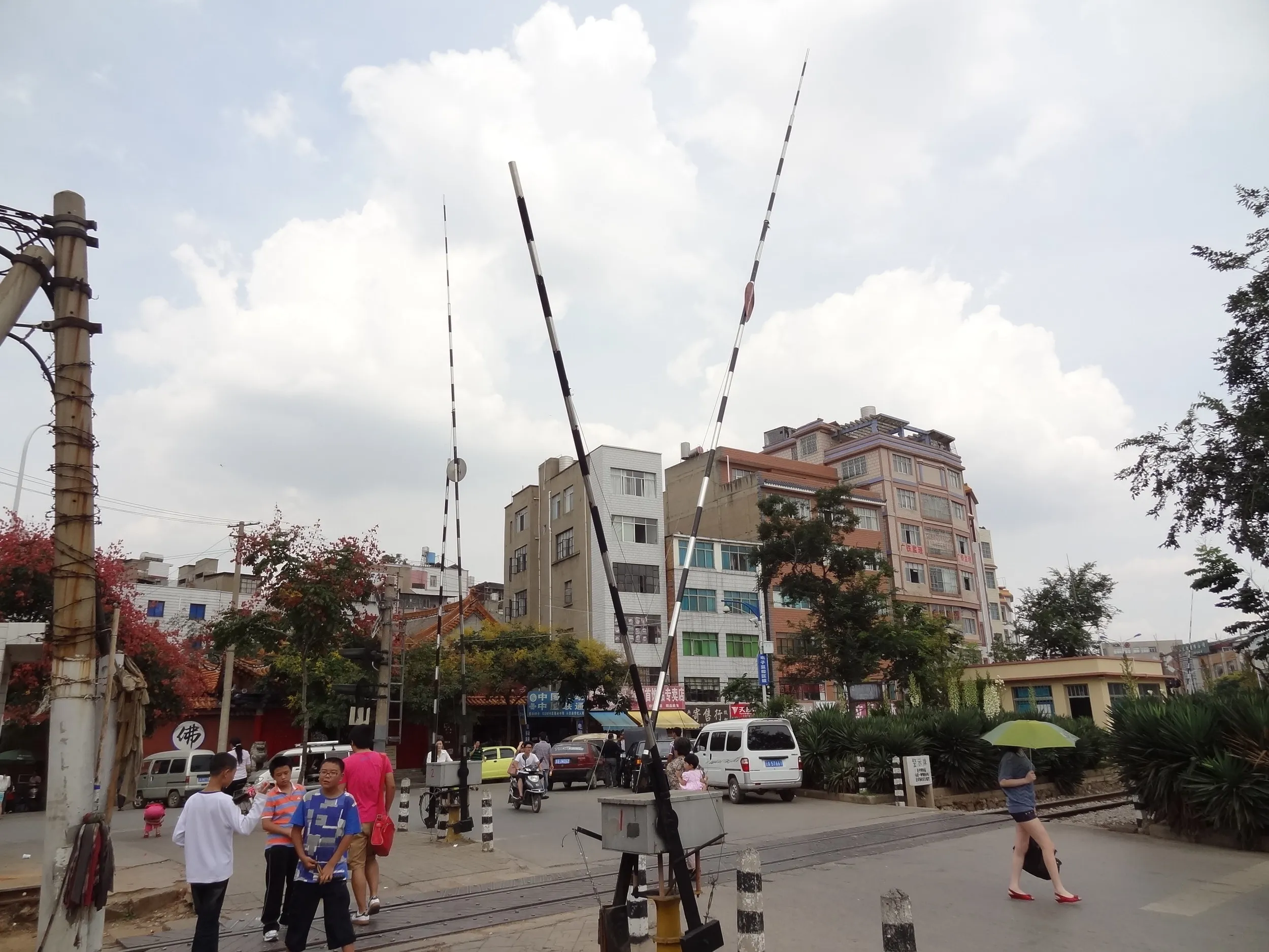 線路と踏切がある場所