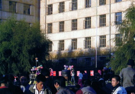 とまとじゅーす的中国旅行記　哈爾浜 ハルビン市の黒竜江大学近くの机電工学校のイベント