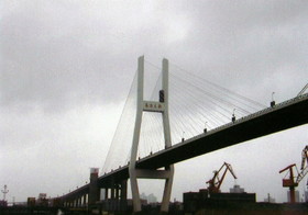 とまとじゅーす的中国旅行記　上海の南浦大橋。人も渡れます。
