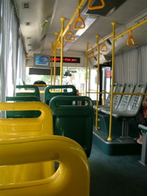 とまとじゅーす的上海市内観光旅行記　2004年はバスに電光掲示板とテレビが