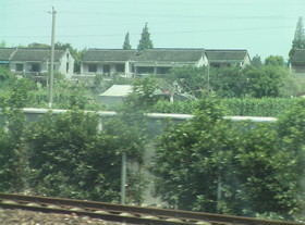 とまとじゅーす的中国旅行記 車窓からビデオカメラで古い農家の家と町並み撮影