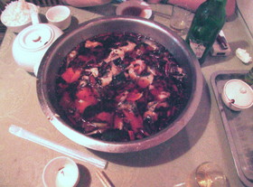 とまとじゅーす的中国哈爾浜 ハルビン旅行記　哈爾浜 ハルビンの水煮活魚です。上海と違い、唐辛子や胡椒など入れまくりで劇辛です！