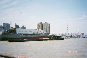 上海観光＠＠渡し船から撮影した黄蒲江の風景