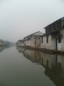 とまとじゅーす的中国旅行記　蘇州観光　さらに小雨の中運河を進む