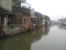とまとじゅーす的中国旅行記　蘇州観光　蘇州の運河におじさん登場。ここは住人の生活の一部