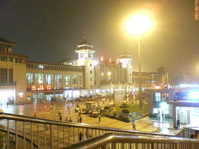 とまとじゅーす的中国旅行記　北京駅の別カット。デジカメ何使ってたか記憶に無い