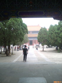 とまとじゅーす的北京観光　市内と故宮、八達嶺 万里の長城・明の十三陵・老北京のツアー観光　明の十三陵・定陵へ向かう