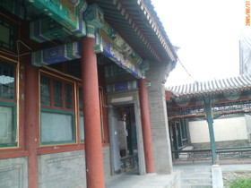 とまとじゅーす的北京観光　市内と故宮、八達嶺 万里の長城・明の十三陵・老北京のツアー観光　こういう昔の建物を再現した建物が老北京にはたくあんある