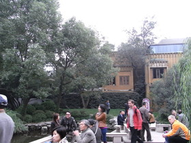 とまとじゅーす的中国上海市内観光旅行。外人の観光客やお見合いに参加している外人と、それを狙う上海人も多数いた