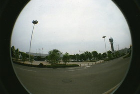 とまとじゅーす的中国旅行記、重慶観光編。LOMO Fisheye2、ロモ LOMO Fisheye2で重慶国際空港を写真撮影。地味な空港