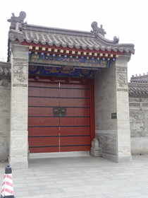 西安観光＠大慈恩寺の入り口の門をHX9Vで撮影