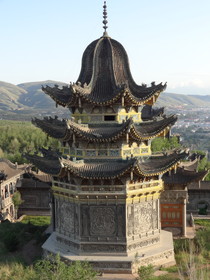 中国旅行記＠西寧観光編、南山公園内にある朽ちたお寺と塔