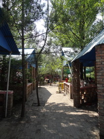 中国旅行記＠西寧観光編、西寧植物園内にあるバーベキューが出来る場所