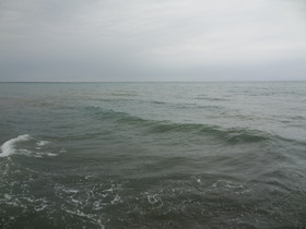 青海省観光旅行記＠青海湖の湖面。まるで海のよう