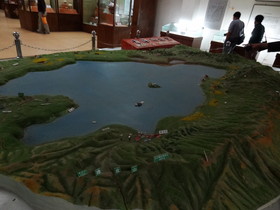 青海省観光＠青海湖蔵族民俗博物館に展示されている青海湖周辺のミニチュア模型