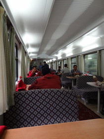 西寧〜成都＠長距離列車の旅、K1060次の食堂車で朝食を食す