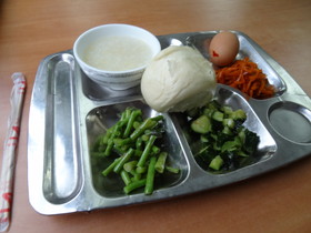 西寧〜成都＠長距離列車の旅、K1060次の食堂車で出されていた朝食