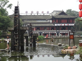 中国旅行記＠黄龍渓(黄龙溪)観光、水上公園にある水車