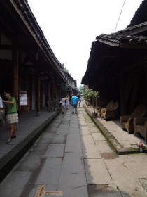 中国旅行記＠黄龍渓(黄龙溪)観光、古い屋根瓦が重々しい雰囲気