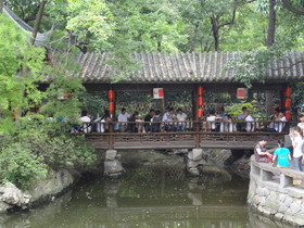 中国旅行記＠成都観光編、錦里の池を見下ろす風情のある橋