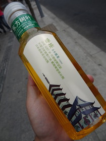 中国旅行記＠成都観光編、日本の緑茶のペットボトル